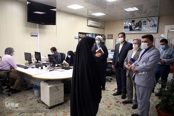 بازدید علی محمدی، معاون فرهنگی دانشگاه فرهنگیان از تحریریه ایکنا