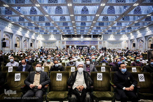 رونمایی از تقریظ رهبر معظم انقلاب اسلامی بر کتاب «عمارت خانه خورشید»