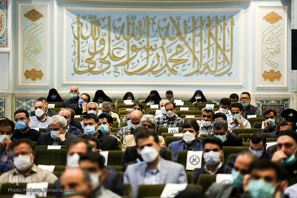 رونمایی از تقریظ رهبر معظم انقلاب اسلامی بر کتاب «عمارت خانه خورشید»