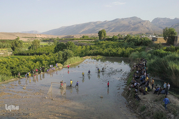 مسابقات فوتشال شیرازی در روستای «درب قلعه» استهبان