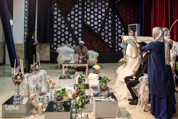 مراسم ازدواج آسان در هم‌نمک