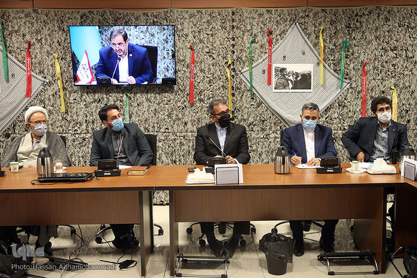 مراسم رونمایی کتاب «جنگ و صلح» روایتی از سال‌های قبل و بعد از پذیرش قطعنامه ۵٩٨