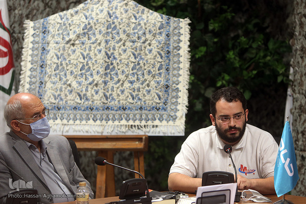 مراسم رونمایی کتاب «جنگ و صلح» روایتی از سال‌های قبل و بعد از پذیرش قطعنامه ۵٩٨