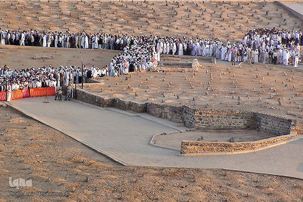حرم بی نشان باقر آل محمد(ص) در قبرستان بقیع