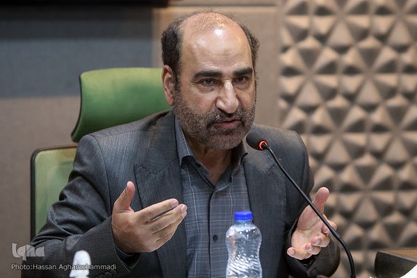 نشست بررسی هویت ملی و زبان فارسی