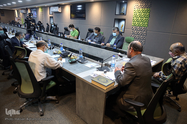 نشست بررسی هویت ملی و زبان فارسی