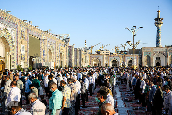 اقامه نماز عید قربان در حرم امام رضا(ع)