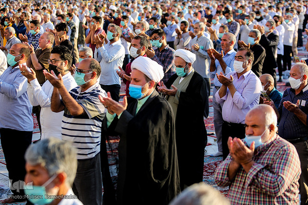 اقامه نماز عید قربان در حرم امام رضا(ع)