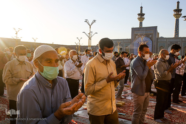 اقامه نماز عید قربان در حرم امام رضا(ع)
