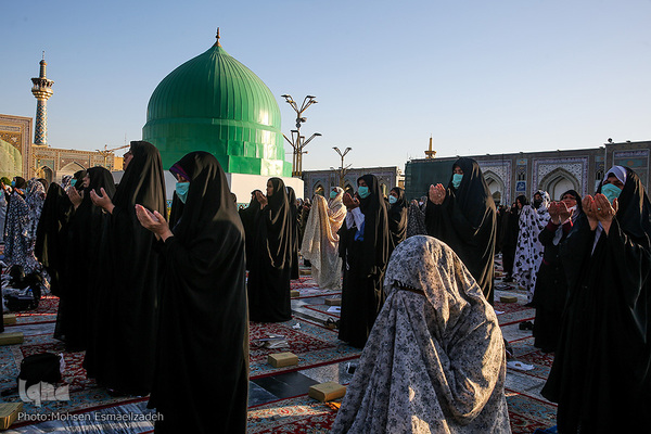 اقامه نماز عید قربان در حرم امام رضا(ع)