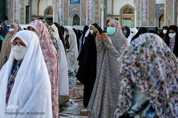 اقامه نماز عید قربان در حرم امام رضا(ع)