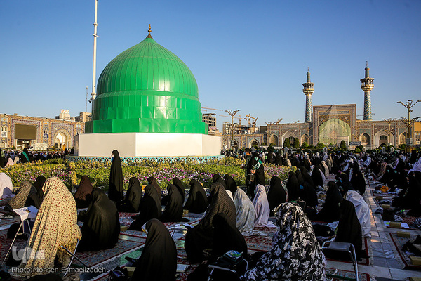 اقامه نماز عید قربان در حرم امام رضا(ع)