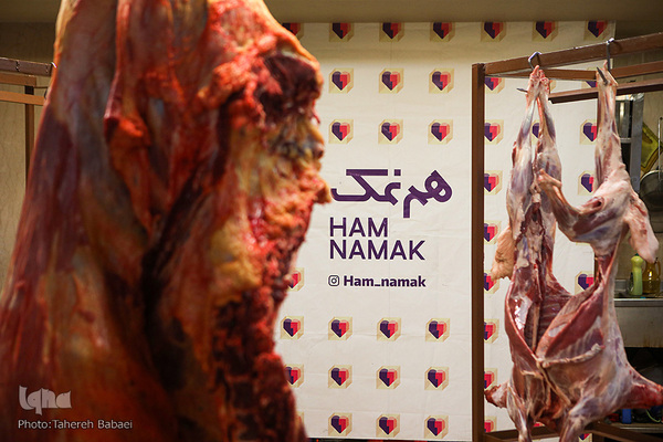 سفره رنگین نیازمندان در عید قربان به دست فالورهای هم نمک