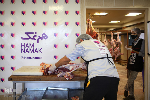 سفره رنگین نیازمندان در عید قربان به دست فالورهای هم نمک