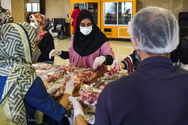 سفره رنگین نیازمندان در عید قربان به دست فالورهای هم نمک