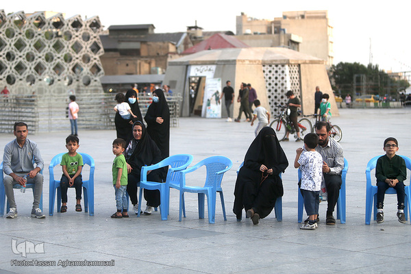 جشن گرامیداشت دهه ولایت در میدان آیینی امام حسین(ع)