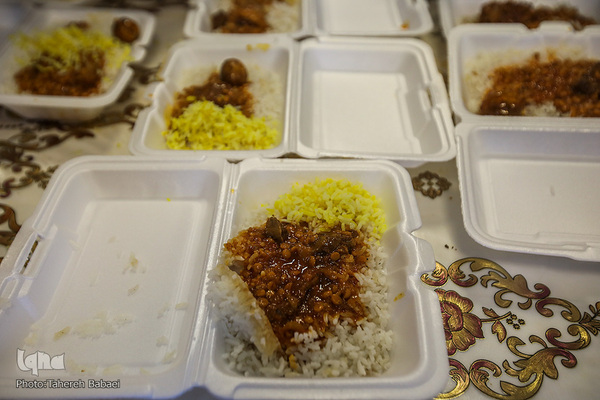 هم‌نمکی ده هزار نفره در عید غدیر