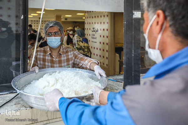 هم‌نمکی ده هزار نفره در عید غدیر