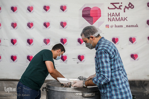 هم‌نمکی ده هزار نفره در عید غدیر