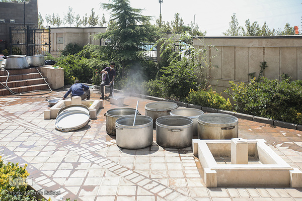 هم‌نمکی ده هزار نفره در عید غدیر