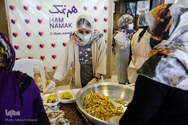 هم‌نمکی ده هزار نفره در عید غدیر