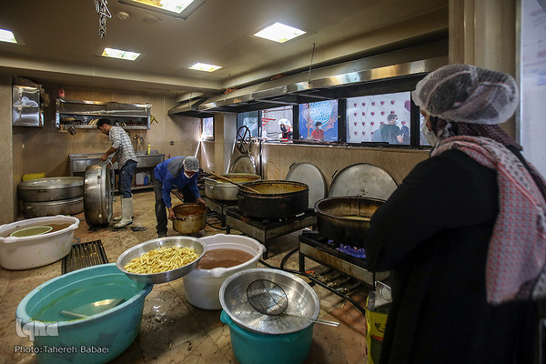 هم‌نمکی ده هزار نفره در عید غدیر