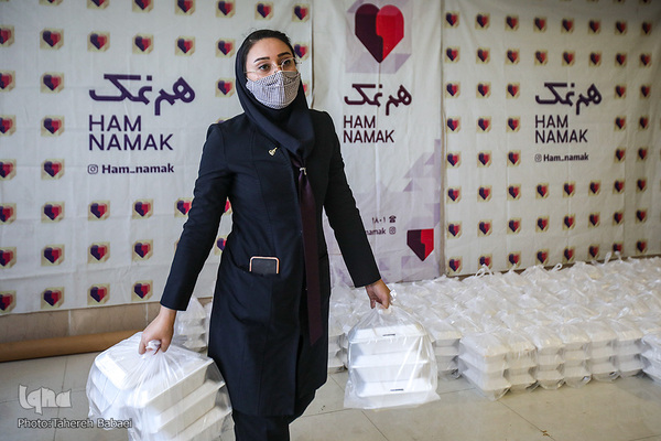 هم‌نمکی ده هزار نفره در عید غدیر