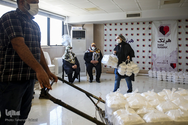 هم‌نمکی ده هزار نفره در عید غدیر