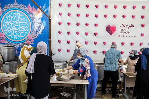 هم‌نمکی ده هزار نفره در عید غدیر