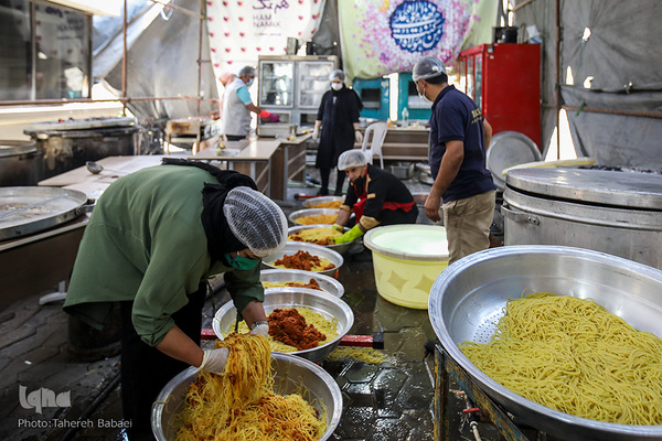 هم‌نمکی ده هزار نفره در عید غدیر