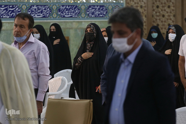 مراسم رونمایی از کتاب عکس «خواهر خورشید»/ قم