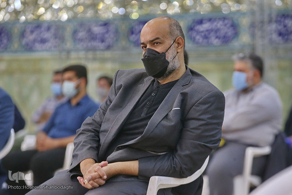 مراسم رونمایی از کتاب عکس «خواهر خورشید»/ قم