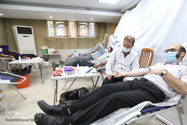 اهدای خون اعضای دفتر مرکزی جهاد دانشگاهی