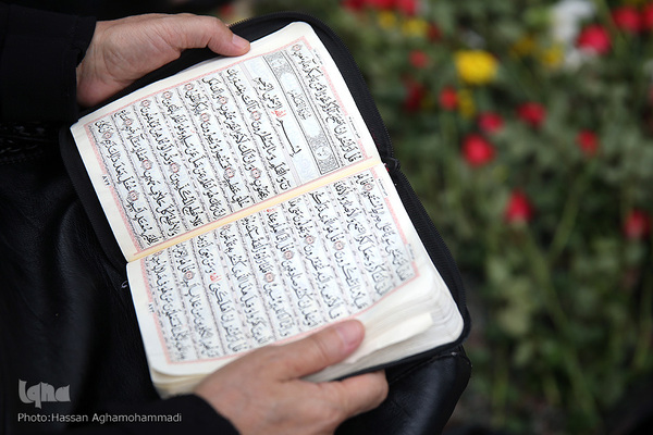 مراسم چهلمین روز درگذشت «مهشاد کریمی» خبرنگار فقید ایسنا در قطعه نام آوران بهشت زهرای تهران