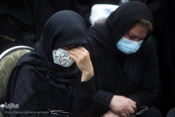 مراسم چهلمین روز درگذشت «مهشاد کریمی» خبرنگار فقید ایسنا در قطعه نام آوران بهشت زهرای تهران