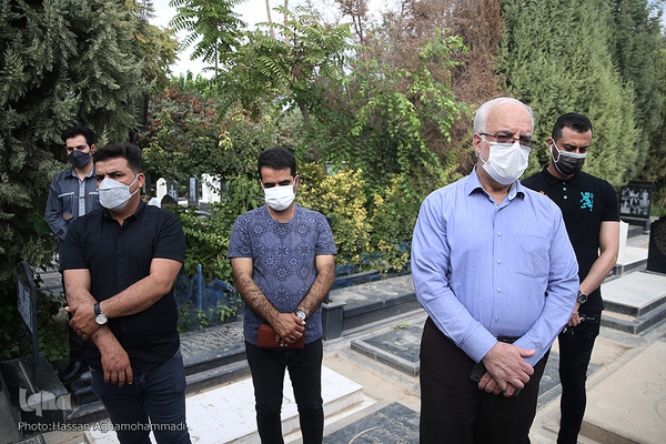 مراسم چهلمین روز درگذشت «مهشاد کریمی» خبرنگار فقید ایسنا در قطعه نام آوران بهشت زهرای تهران