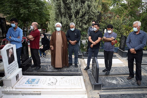 مراسم چهلمین روز درگذشت «مهشاد کریمی» خبرنگار فقید ایسنا در قطعه نام آوران بهشت زهرای تهران