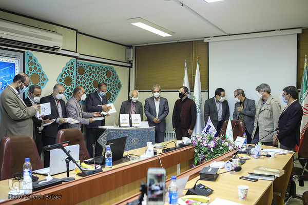 نشست رونمایی از کتاب «فراز و فرود نسخ‌نویسی در ایران» در ایکنا