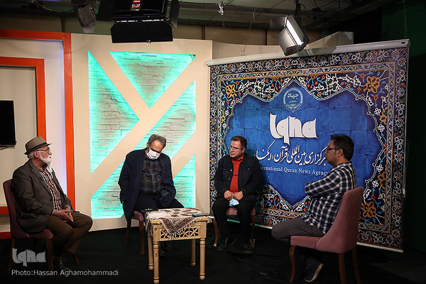 نشست بررسی سینمای دینی ایران با حضور جهانگیر الماسی، بازیگر سینما و محمود گبرلو، منتقد سینما در هفته وحدت