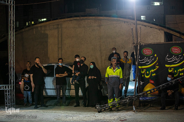 مراسم عزاداری شب چهارم محرم در محله زمزم