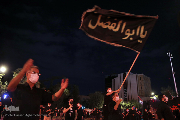 مراسم عزاداری شب پنجم محرم در میدان فلسطین