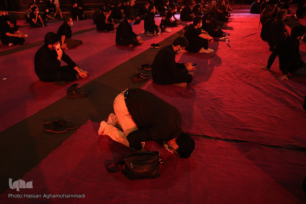 مراسم عزاداری شب پنجم محرم در میدان فلسطین