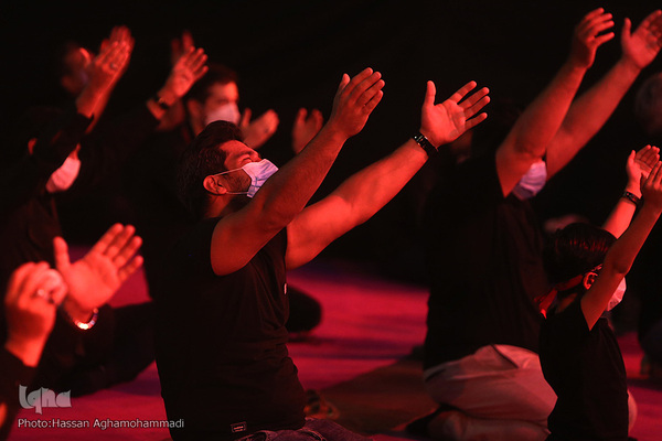 مراسم عزاداری شب پنجم محرم در میدان فلسطین