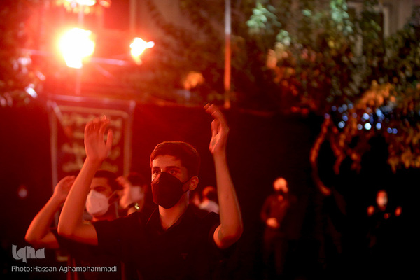 مراسم عزاداری شب پنجم محرم در میدان فلسطین