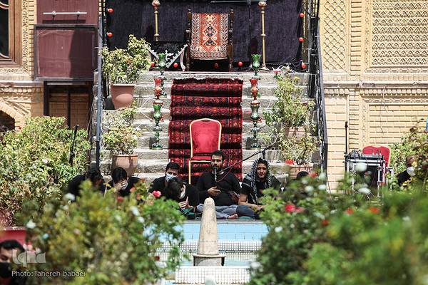 مراسم ظهر تاسوعا در خانه مداحان