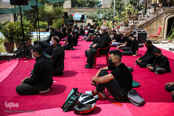 مراسم ظهر تاسوعا در خانه مداحان