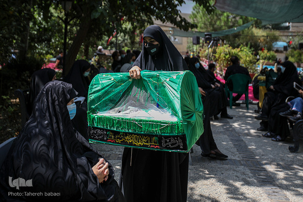 مراسم ظهر تاسوعا در خانه مداحان