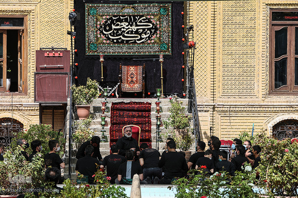 مراسم ظهر تاسوعا در خانه مداحان