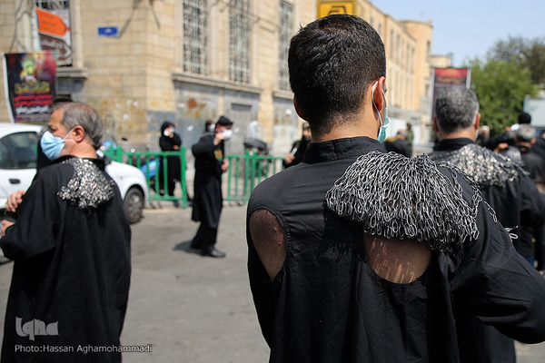 مراسم عزاداری ظهر تاسوعای حسینی در چهارراه گلوبندک