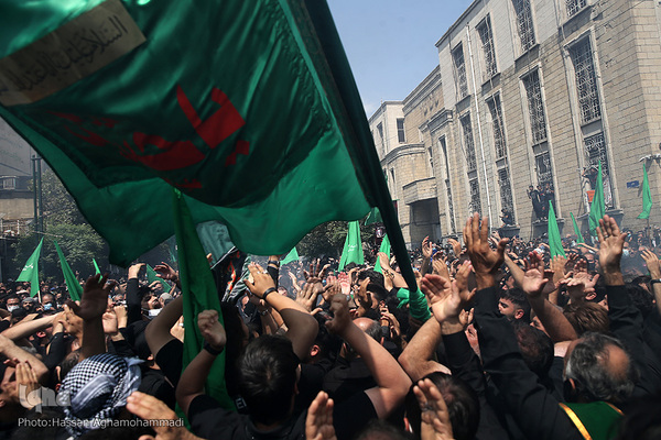 آئین خیمه سوزان ظهر عاشورا در بازار تهران